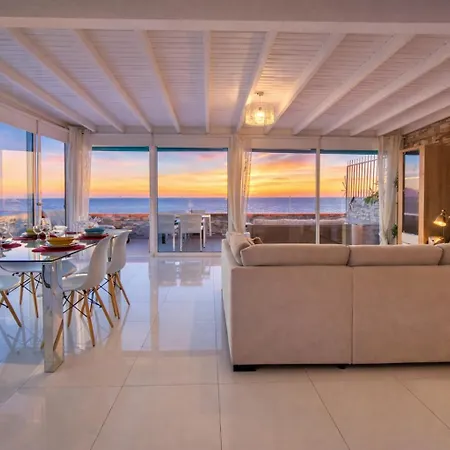 Penthouse Of Views Cristianos Apartmán